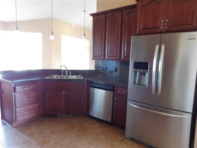 Building Photo - 3Bd/3Ba Single Story House - Available Ear...