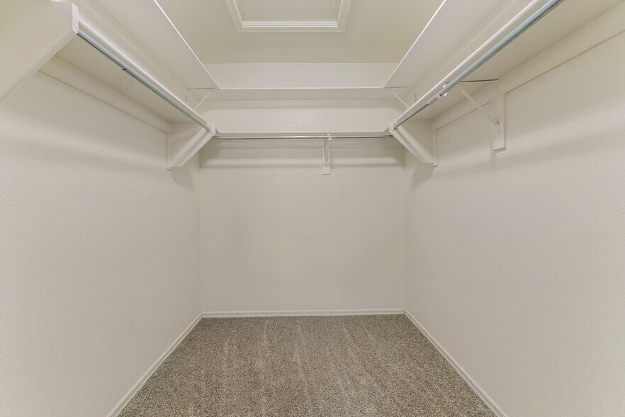 Building Photo - 8442 E Navarro Cir