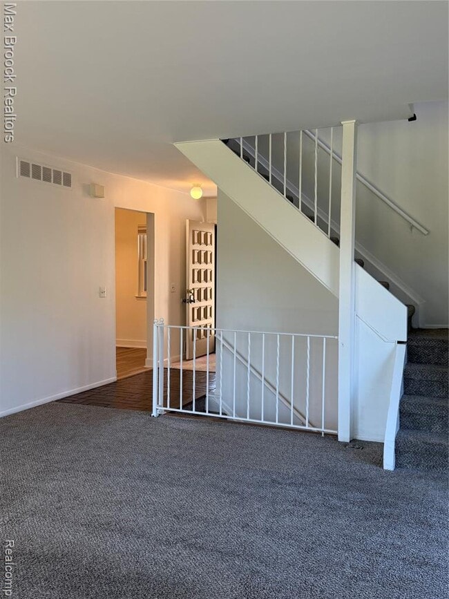 Building Photo - 3028 Moon Lake Dr