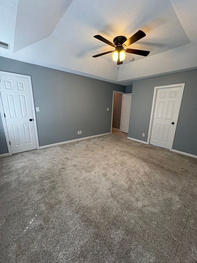 Building Photo - Beautiful 3-BR Colonial with Huge Bonus Room in Summerhaven!