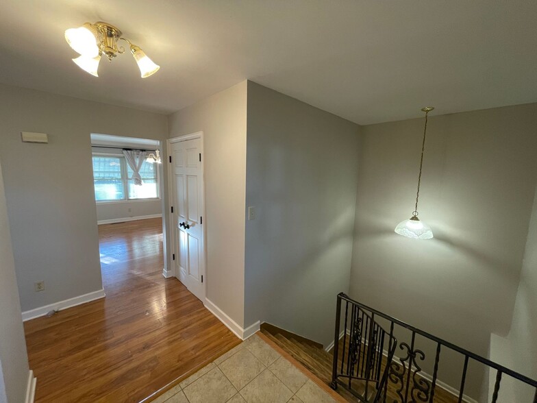 Building Photo - 6217 Aragon Dr