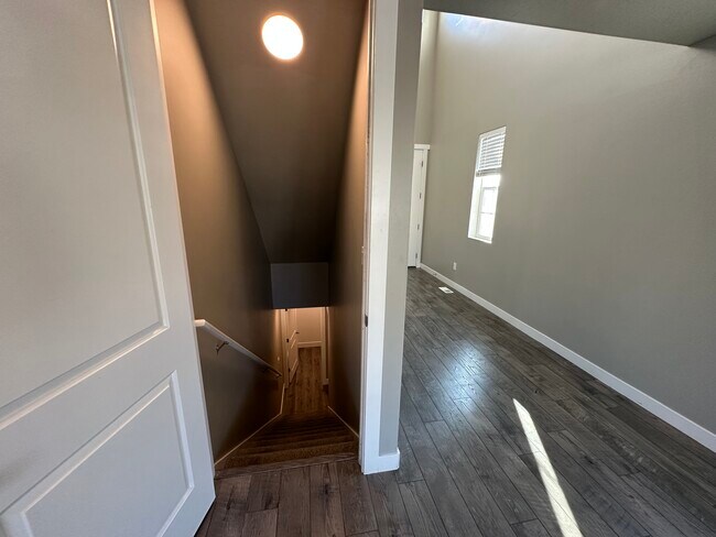 Building Photo - 1429 3500 W