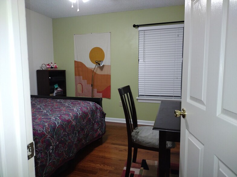 Building Photo - 5344 River Meadow Dr