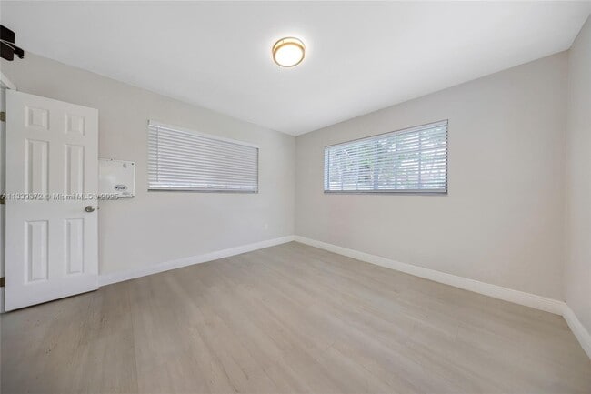 Building Photo - 5781 SW 25th St