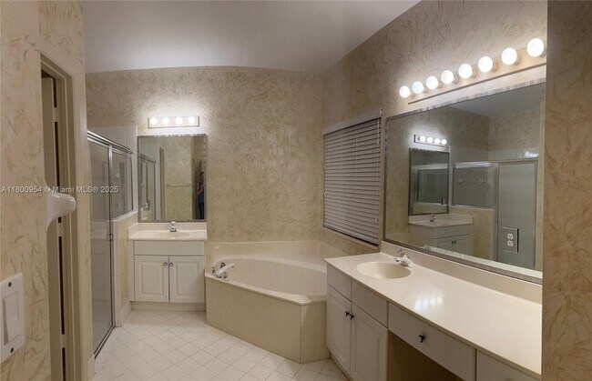 Building Photo - 4304 Diamond Row
