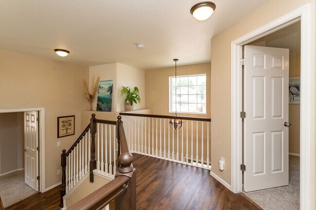 Building Photo - Spacious Corner Lot Gem in Ridgeview at St...