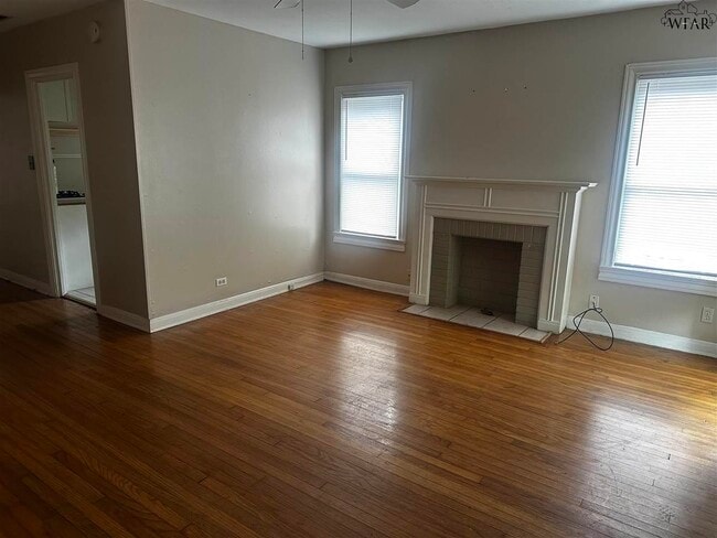 Primary Photo - 1809 Ardath Ave