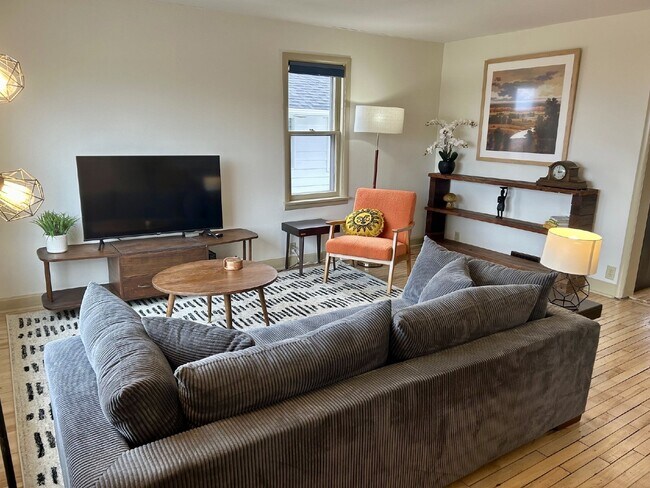 Building Photo - Experience life on Duluth's Skyline Parkway with breathtaking views of Lake Superior and the Dulu...