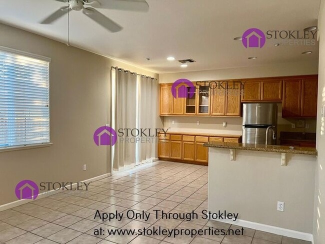 Building Photo - 1019 Sycamore Ln