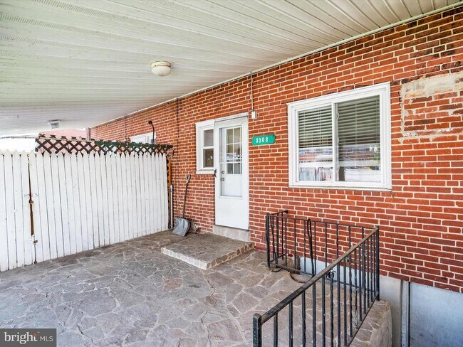 Building Photo - 3308 Wallford Dr