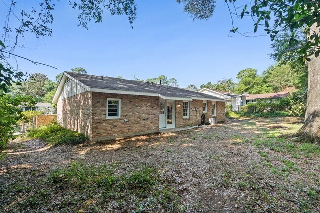 Building Photo - 5516 Brightwood Ln