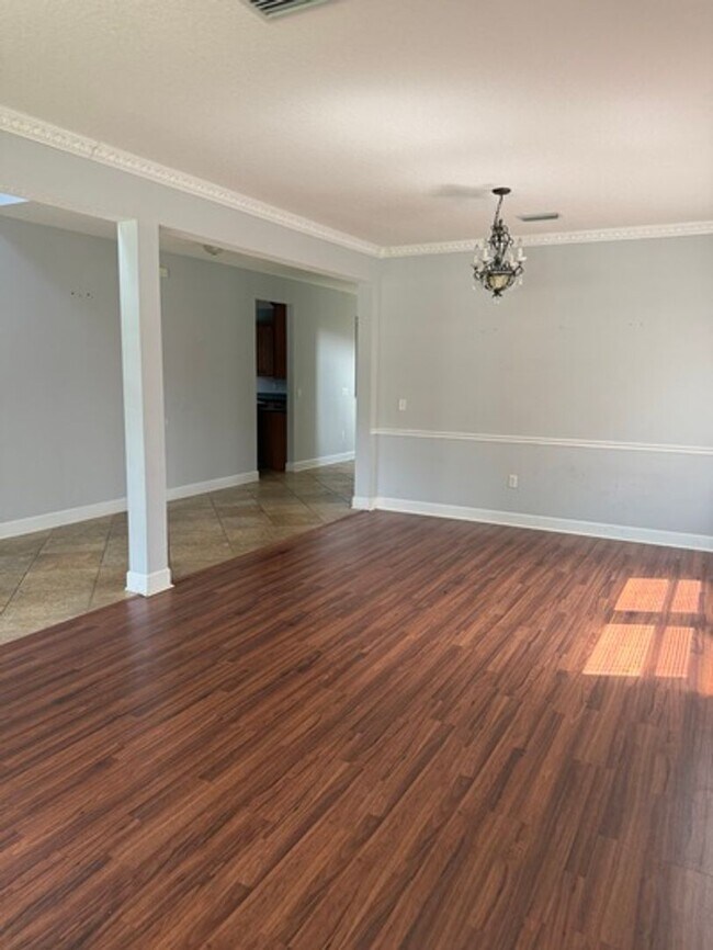 Building Photo - 1676 Majestic View Ln