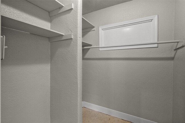 Building Photo - 826 3rd Ave N