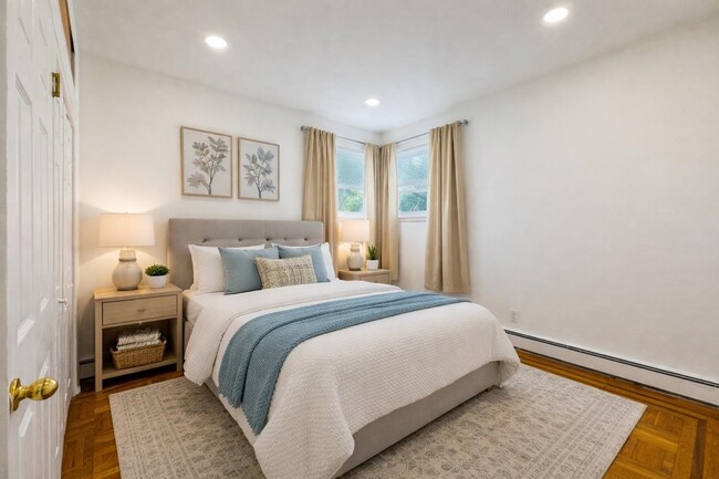 Building Photo - 69 W 39th St