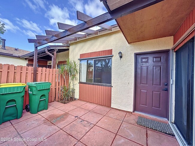 Building Photo - 1622 Gable Ct