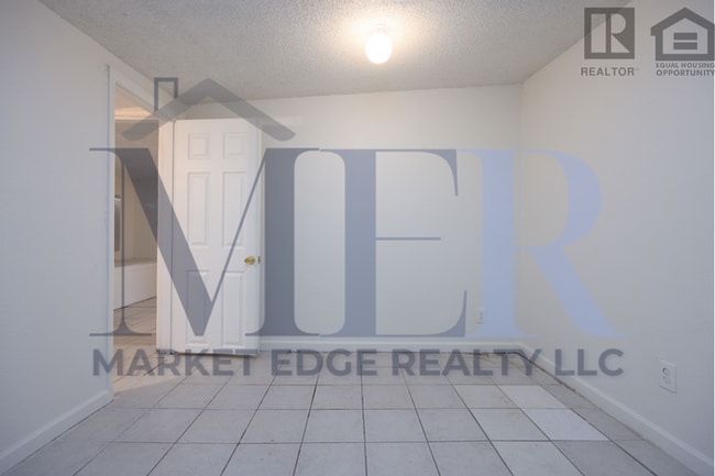 Building Photo - 3Bed/1.5Bath House at 35th/McDowell! $1199...