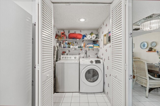 Building Photo - 16251 Golf Club Rd