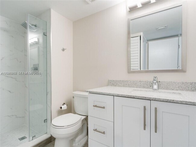 Building Photo - 436 Lakeview Dr