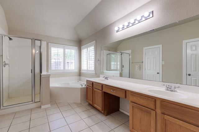 Building Photo - 9832 Old Field Dr
