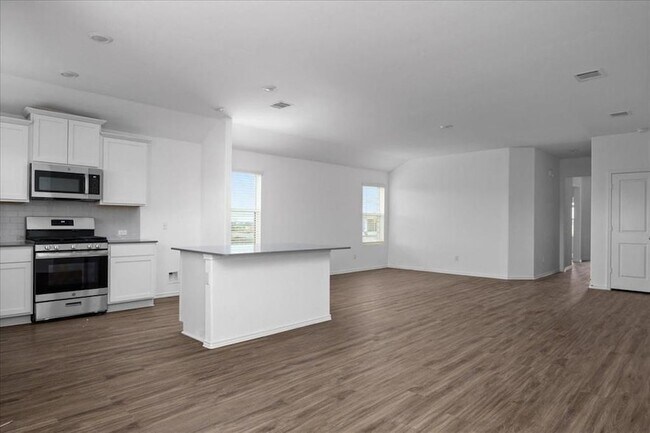 Building Photo - 329 Escondido Cir