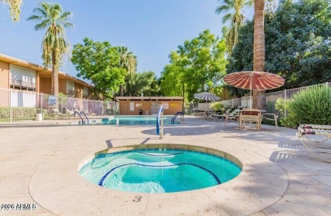 Building Photo - 6125 E Indian School Rd