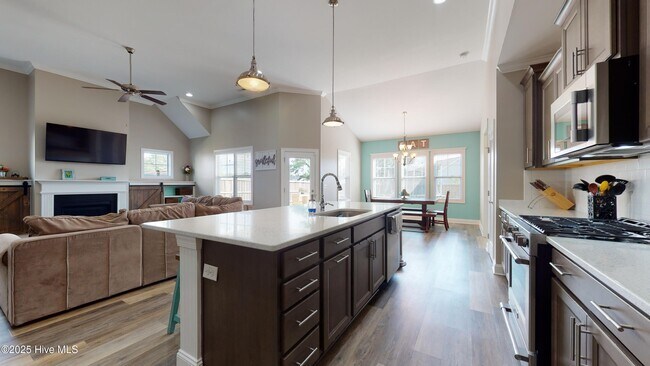 Building Photo - 486 W Craftsman Wy