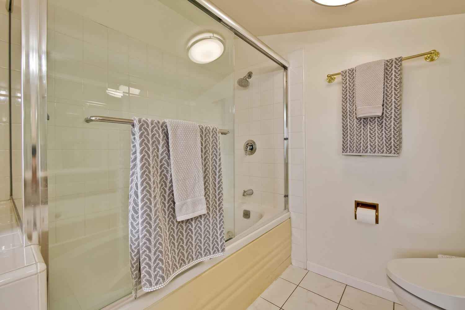 Building Photo - 255 Shearwater Is