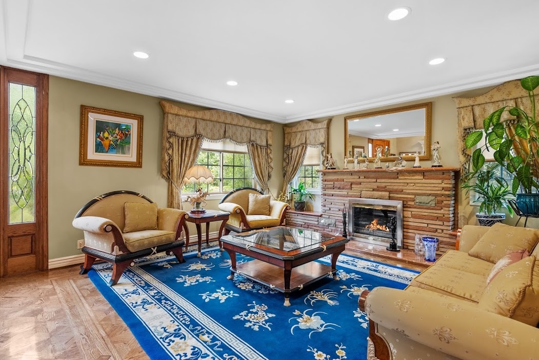 Building Photo - 1617 N Orange Grove Ave