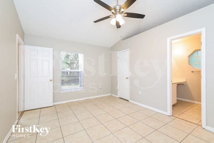 Building Photo - 468 Dove Dr