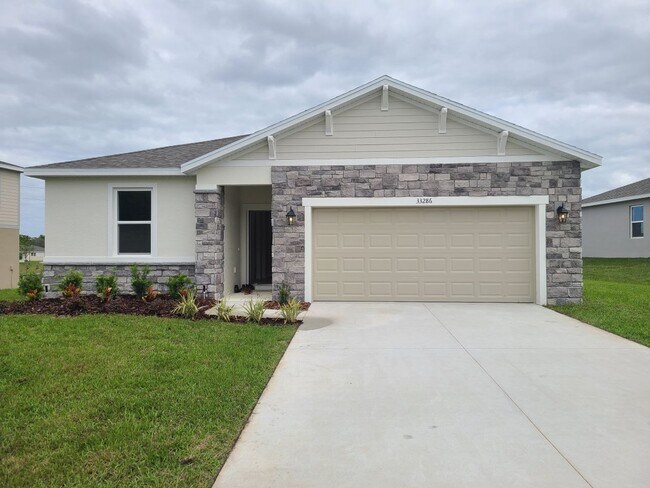 Building Photo - 33286 Country House Dr