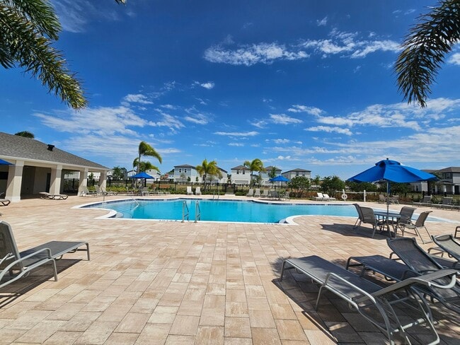 Building Photo - Coming Soon! Gorgeous Townhome For Rent in Horizon West Winter Garden  just west of Disney off th...