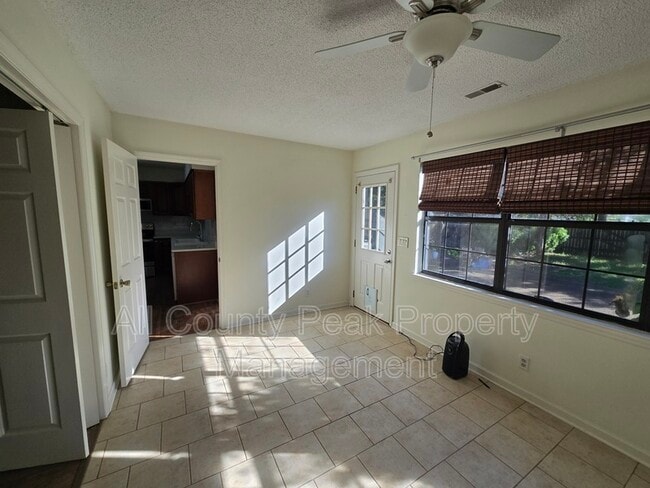 Building Photo - 1322 Greenbrook Ln
