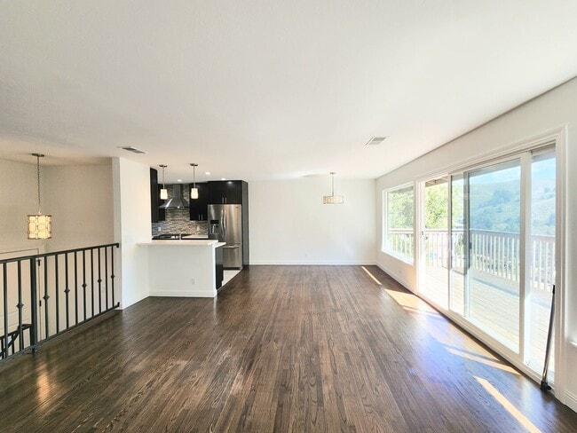 Building Photo - 3 bedroom 3 bathroom hillside Pacifica home with serene views
