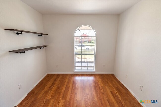 Building Photo - 5707 Montrose Dr