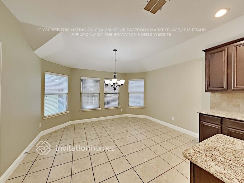 Building Photo - 1628 Signature Dr