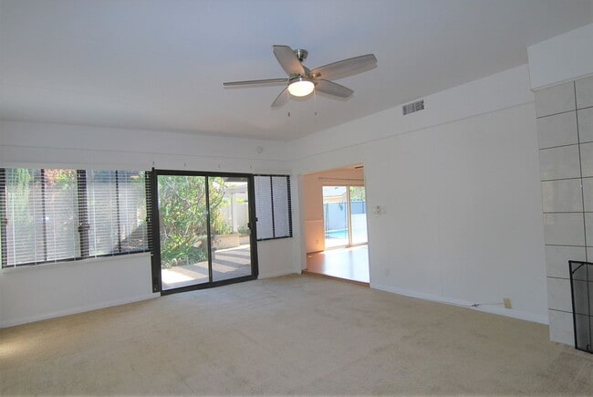 Building Photo - Spacious Cul De Sac House with Yard and Pool