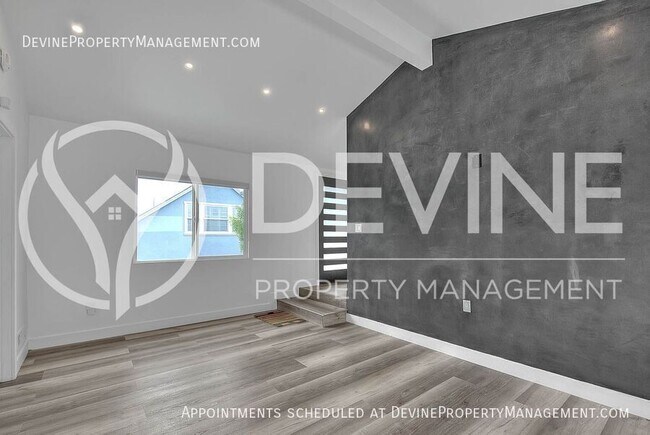 Building Photo - 3026 Greenfield Ave