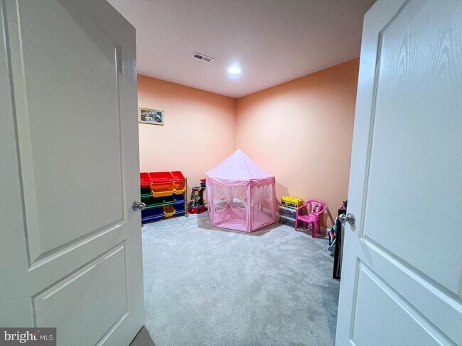 Building Photo - 25008 Owl Creek Dr