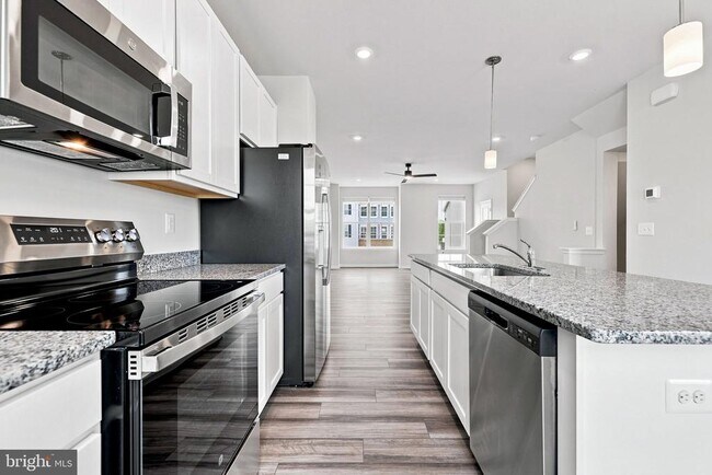 Building Photo - 417 Seeback Dr