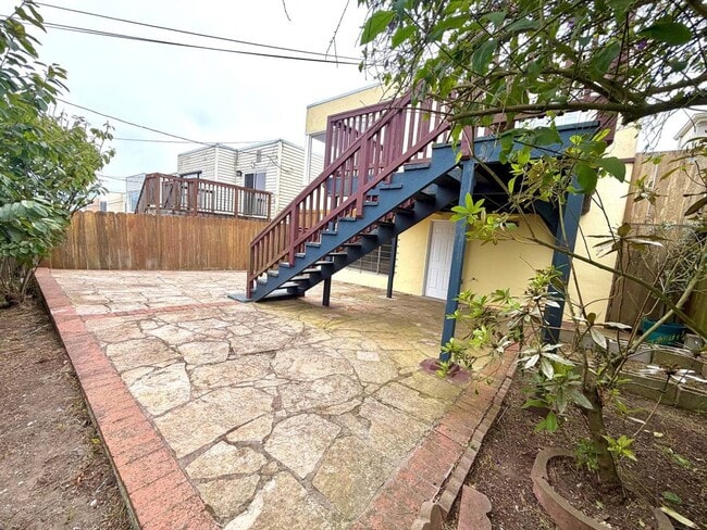 Building Photo - Clean 3 Bedroom, 1 Bath with Bonus Room- Walk to Westmoor High School, Open House, July 9th 4-6PM