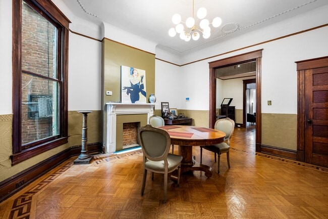 Building Photo - 3314 Auchentoroly Terrace