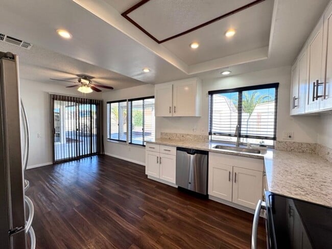 Building Photo - COMING SOON 55+ Community 2 bedroom 2 bathroom Home for Lease in Sun City