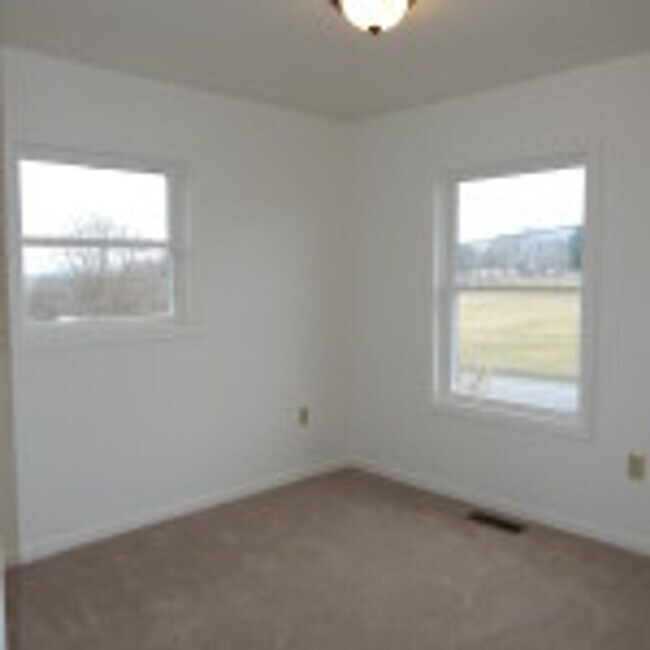 Building Photo - 274 Forge Rd