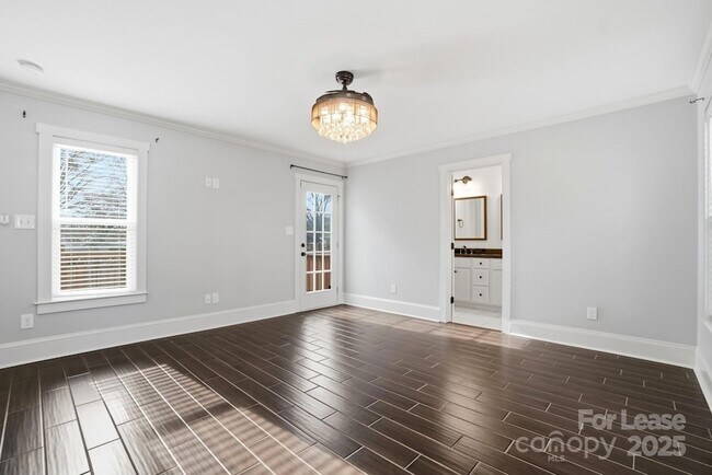 Building Photo - 2830 Hilliard Dr