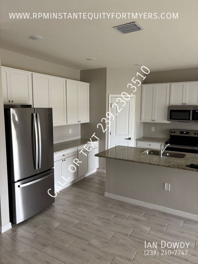 Building Photo - 704 Hightower Ave S