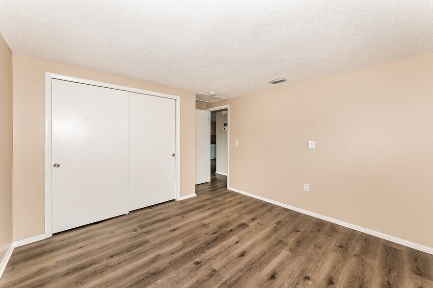 Building Photo - 430 Briarwood Rd