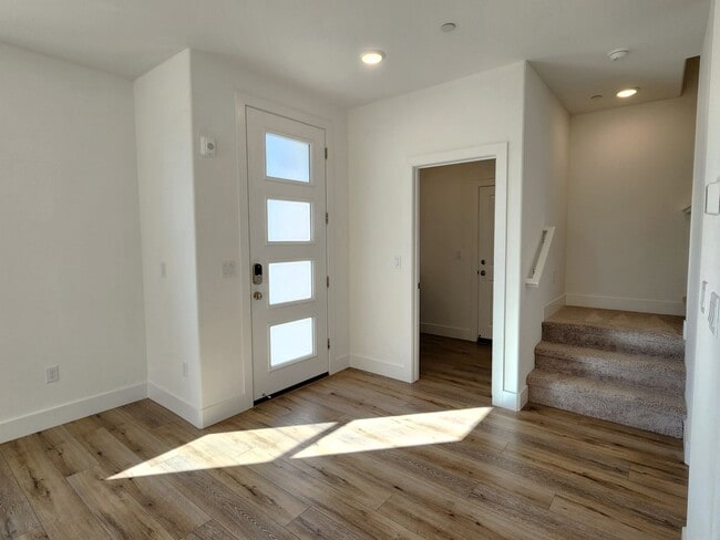 Building Photo - Brand New Townhome in South Carson City