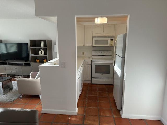 Building Photo - 359 Brighton I