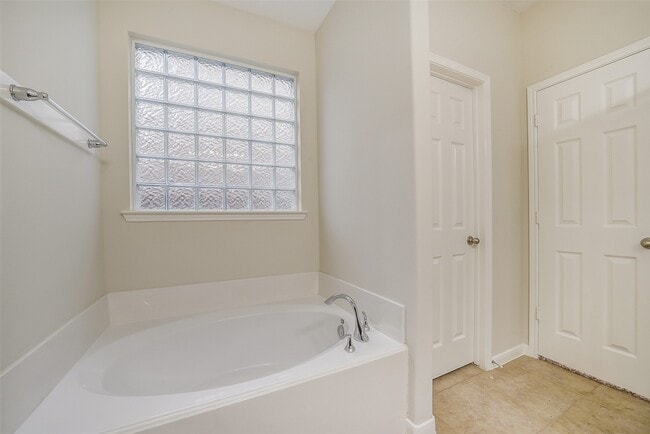 Building Photo - 24538 Evangeline Springs Ln