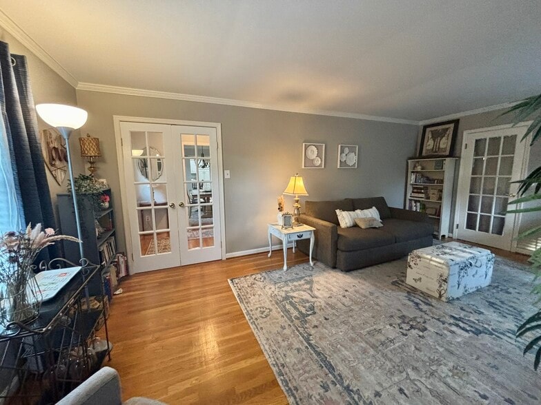 Living Room - 1101 Swissvale Pl